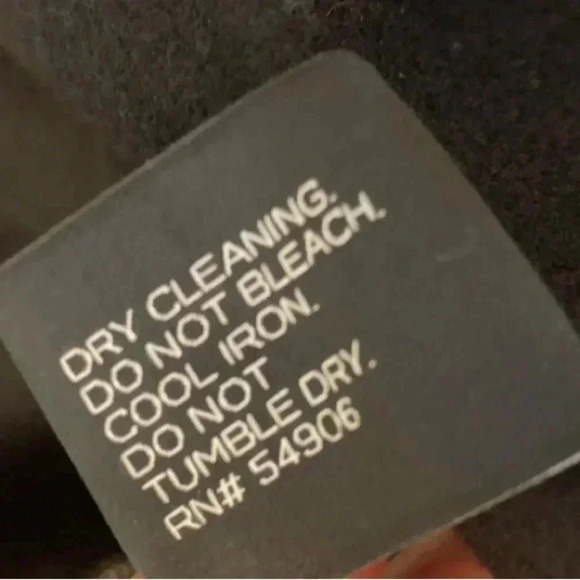 Saks Fifth Avenue I 8 - Picture 7 of 8